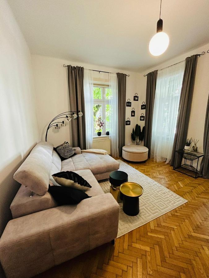 Apartment 5 Min Schoenbrunn Gloriette, Direct To City Center, Free Parking เวียนนา ภายนอก รูปภาพ