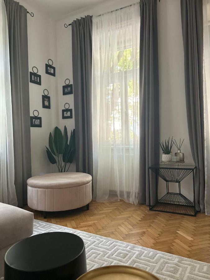Apartment 5 Min Schoenbrunn Gloriette, Direct To City Center, Free Parking เวียนนา ภายนอก รูปภาพ